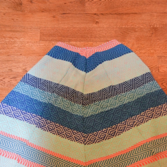 BCBG colorful poncho - Picture 3 of 5